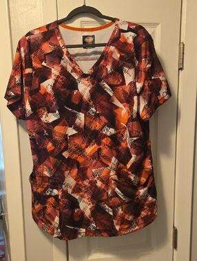 Dickies Women's Short Sleeve V-Neck Scrub Top in Orange and Burgundy Print💜